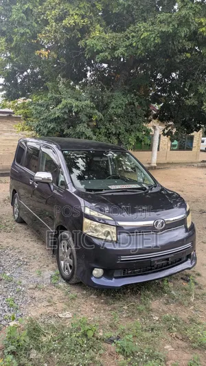 Toyota Voxy 2012 Gray