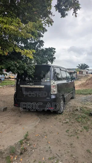 Toyota Voxy 2012 Gray
