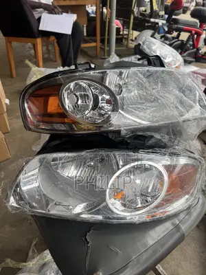 Nissan Sentra 2004,2005 Headlight Pair