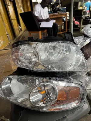 Nissan Sentra 2004,2005 Headlight Pair