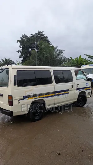 Nissan Caravan (Urvan) 2002 White