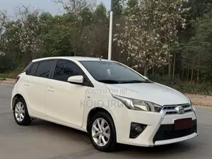 Toyota Yaris L Hatchback 5dr 2014 White