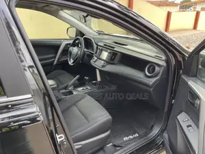 Toyota RAV4 XLE AWD (2.5L 4cyl 6A) 2017 Black