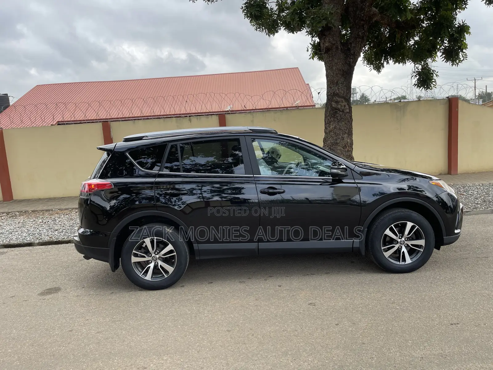 Toyota RAV4 XLE AWD (2.5L 4cyl 6A) 2017 Black