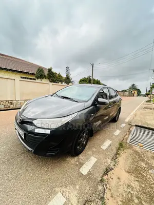 Toyota Yaris 2019 Gray