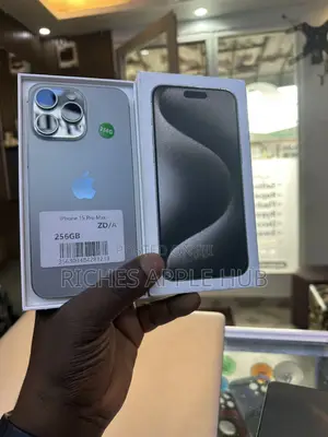 New Apple iPhone 15 Pro Max 256 GB Silver