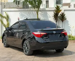 Toyota Corolla 2016 Black