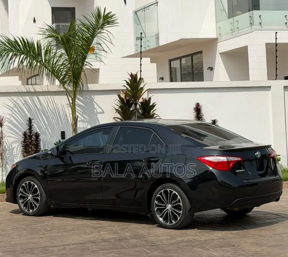 Toyota Corolla 2016 Black