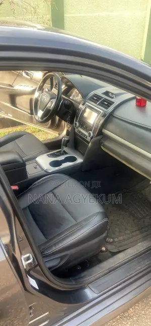 Toyota Camry SE 4dr Sedan (2.5L 4cyl 6A) 2012 Gray