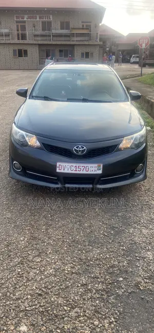 Toyota Camry SE 4dr Sedan (2.5L 4cyl 6A) 2012 Gray