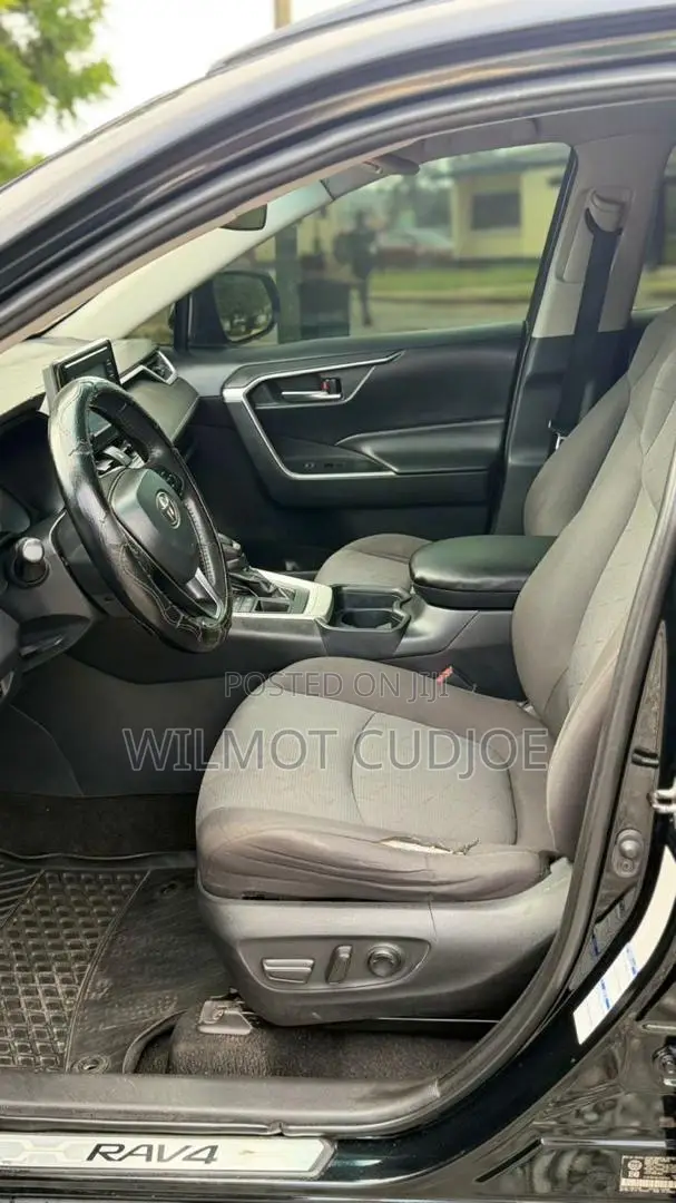 Toyota RAV4 2022 Black
