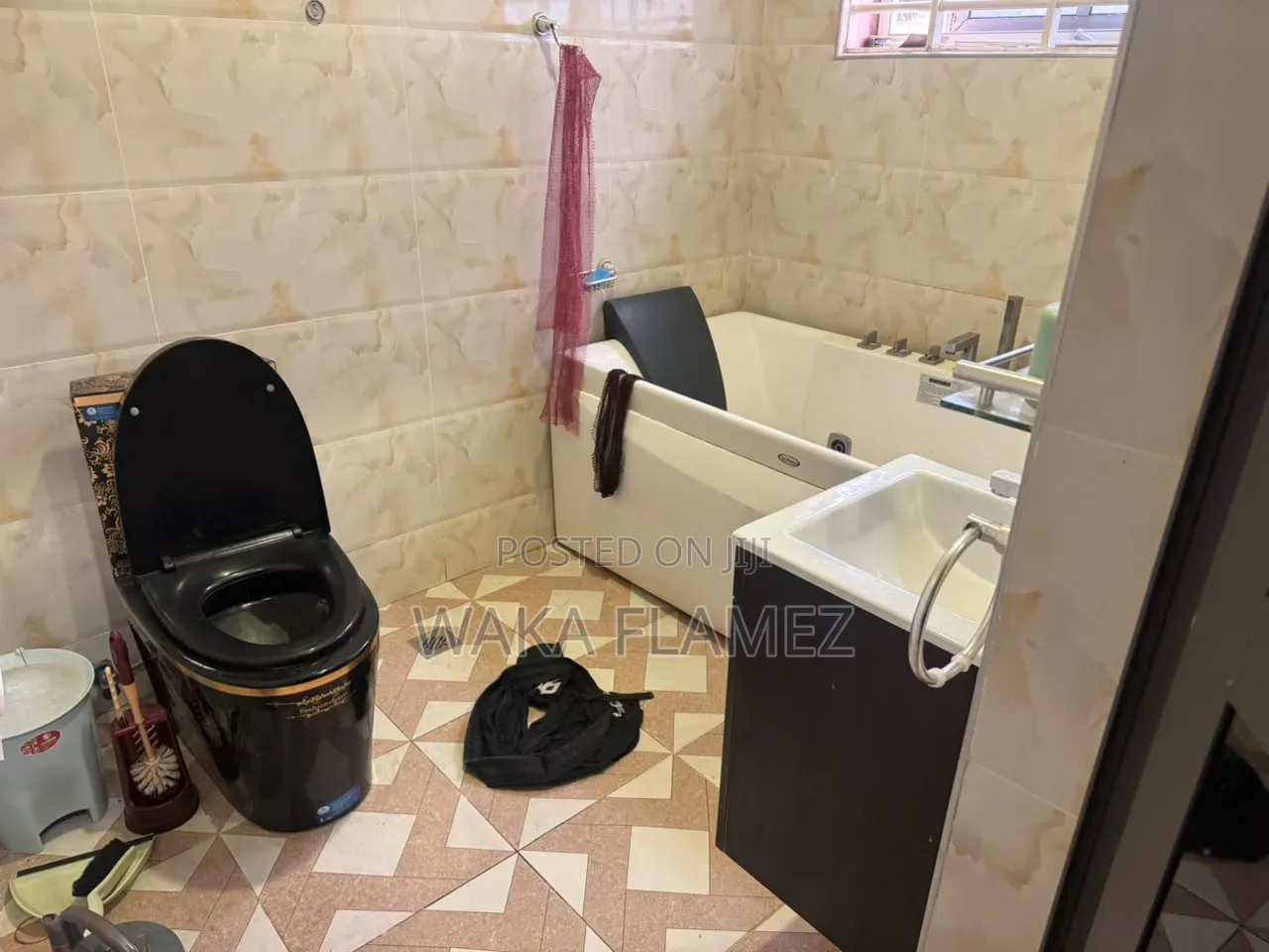 4bdrm House in Tantra Hills, Ola Achool Area for rent