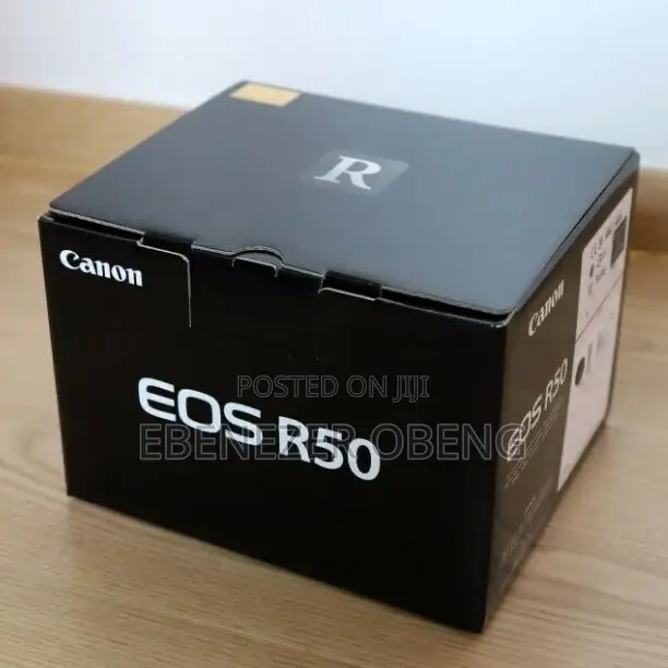Canon EOS R50 With 18-45mm Lens