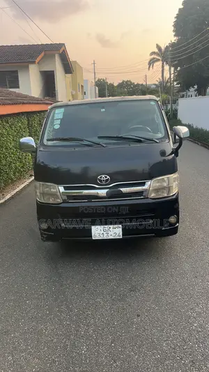 Toyota HiAce 2014 Black
