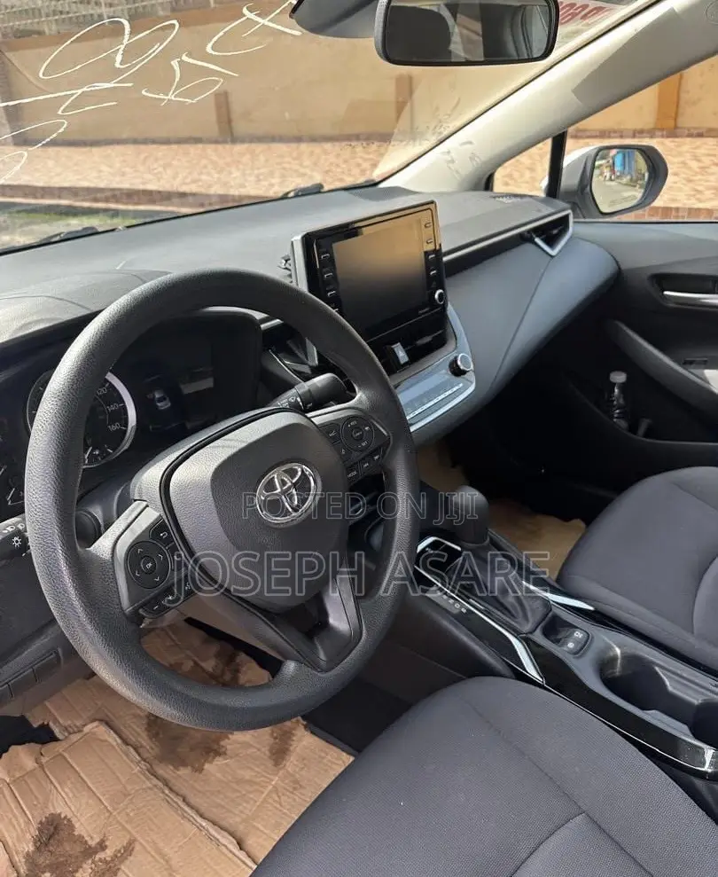 Toyota Corolla LE 2021