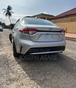 Toyota Corolla LE 2021