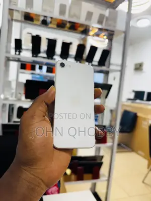 Apple iPhone SE (2020) 64 GB White