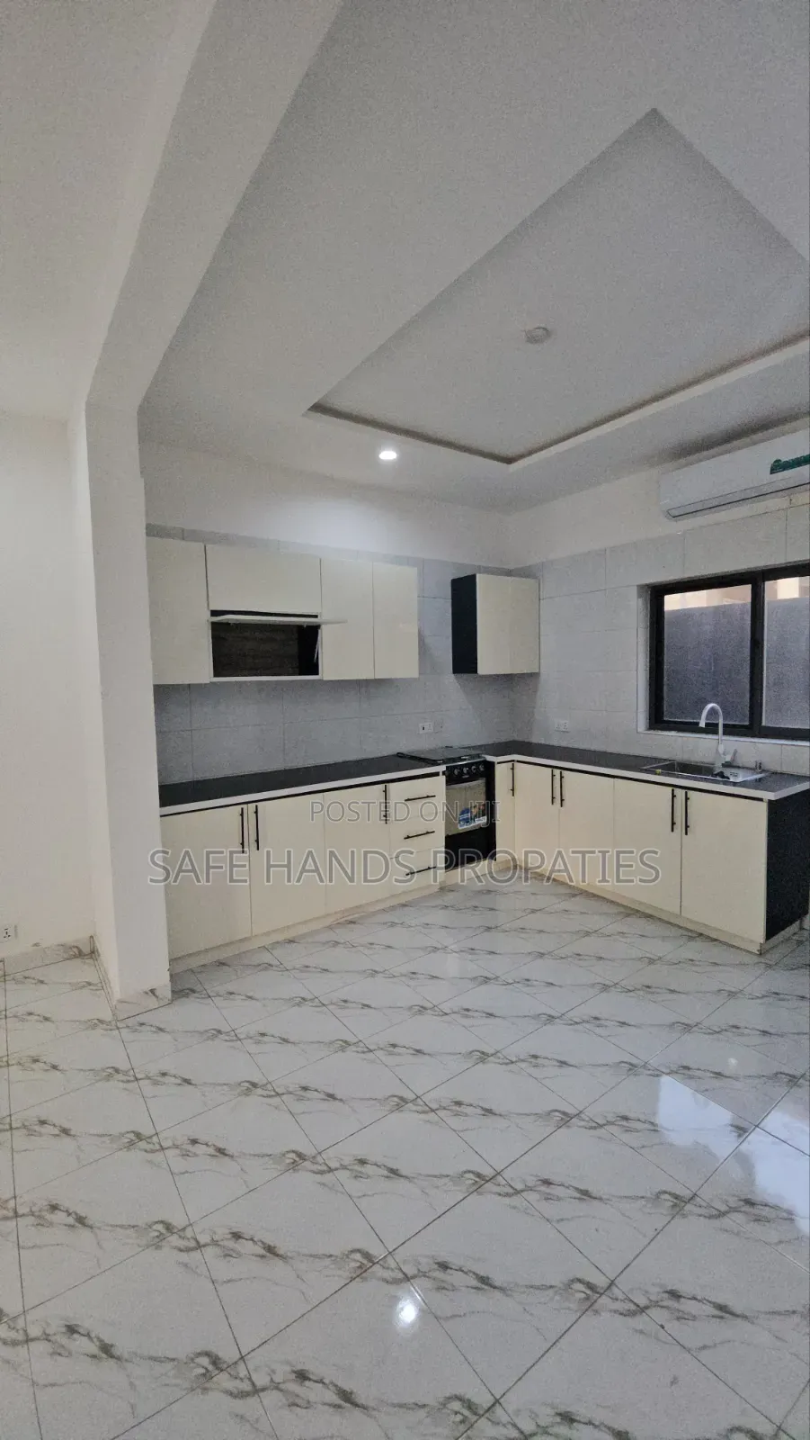 2bdrm Townhouse / Terrace in Accra Metropolitan for rent