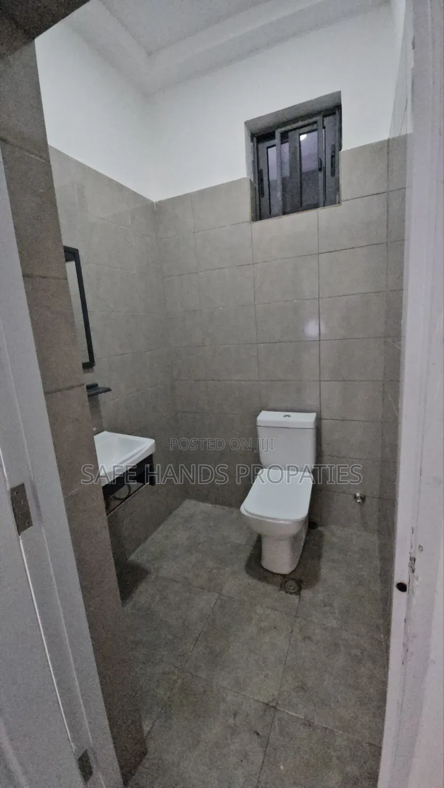 2bdrm Townhouse / Terrace in Accra Metropolitan for rent
