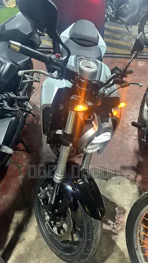 Honda CB 2022 White