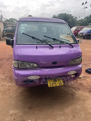 Hyundai H-100 2001 Orange