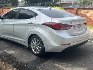 Hyundai Elantra 2015 Silver