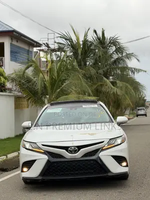 Toyota Camry XSE (2.5L 4cyl 8A) 2019 White