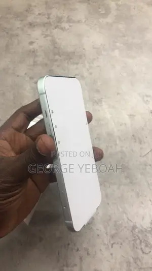 New Apple iPhone 15 128 GB Green