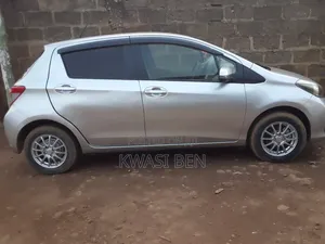 Toyota Vitz 2012 Gray