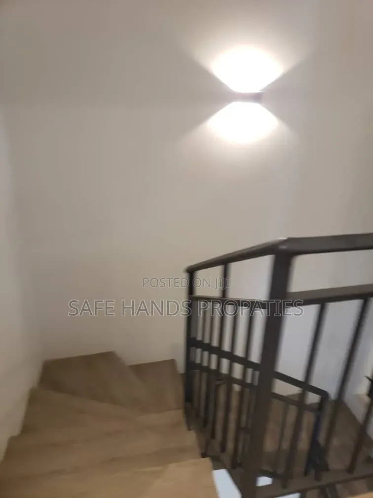 5bdrm House in Accra Metropolitan for rent