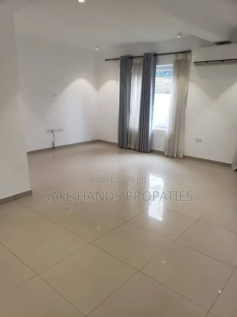 5bdrm House in Accra Metropolitan for rent