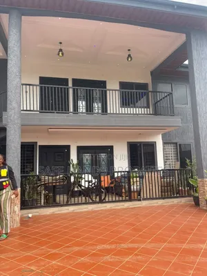 6bdrm House in Accra Metropolitan for sale