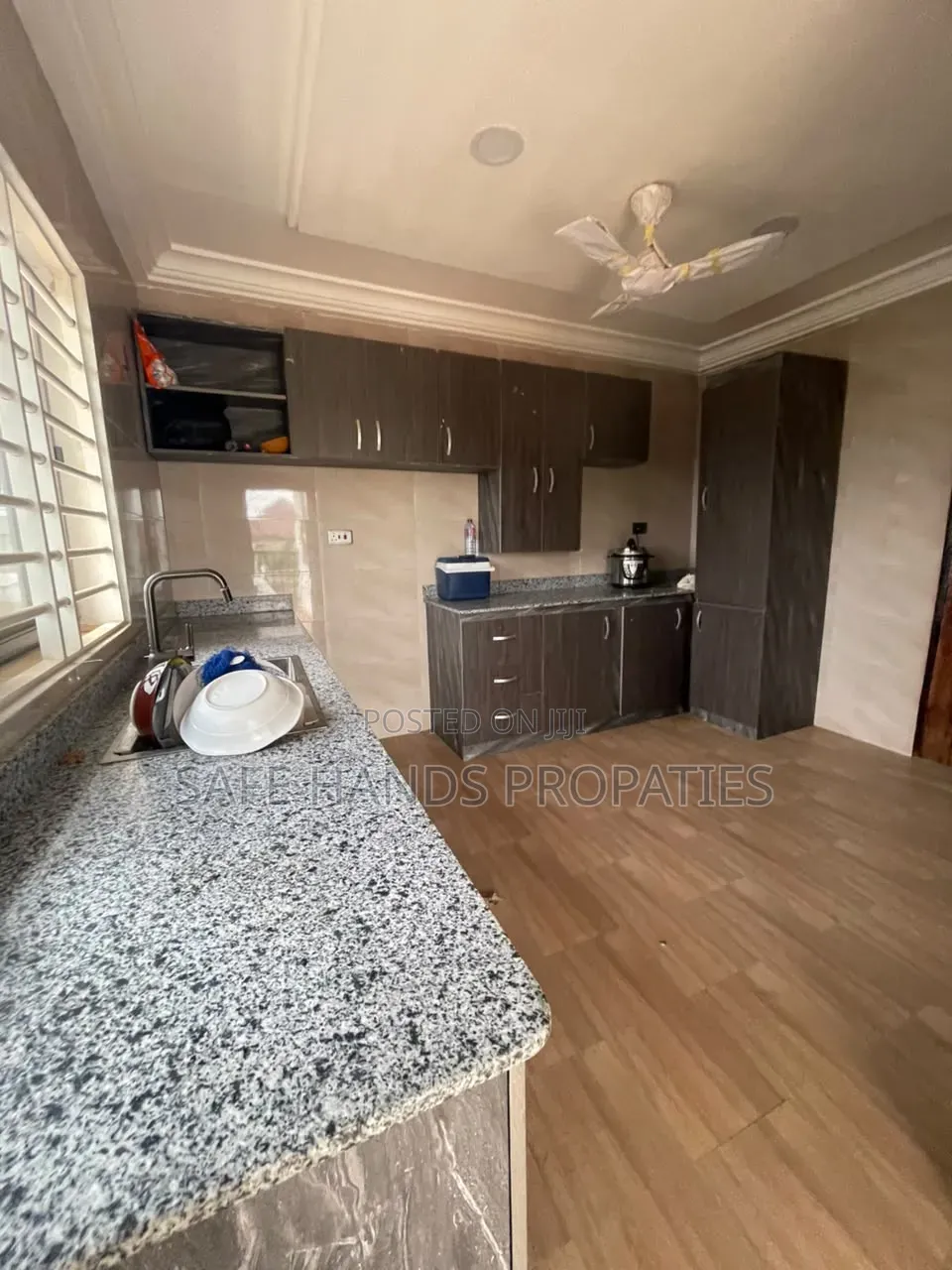 6bdrm House in Accra Metropolitan for sale