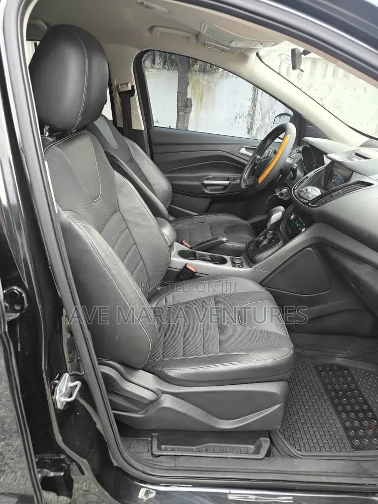 Ford Escape SE 4dr SUV AWD (1.6L 4cyl Turbo 6A) 2015 Black