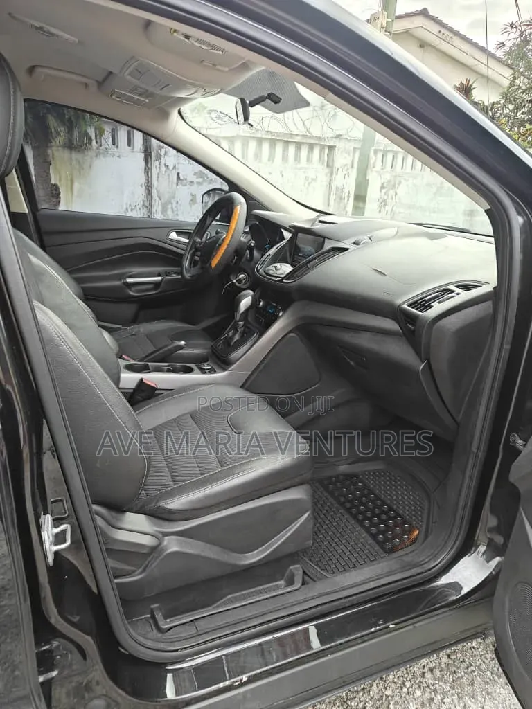 Ford Escape SE 4dr SUV AWD (1.6L 4cyl Turbo 6A) 2015 Black
