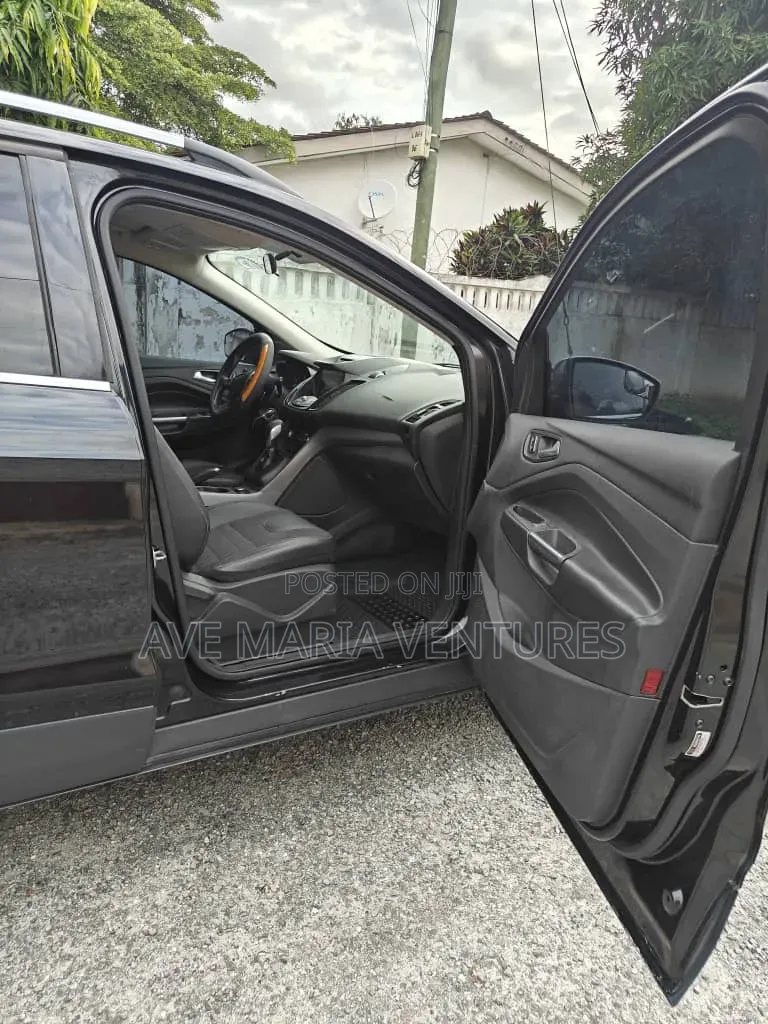 Ford Escape SE 4dr SUV AWD (1.6L 4cyl Turbo 6A) 2015 Black