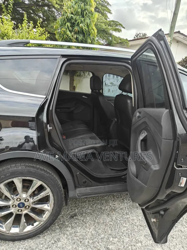 Ford Escape SE 4dr SUV AWD (1.6L 4cyl Turbo 6A) 2015 Black