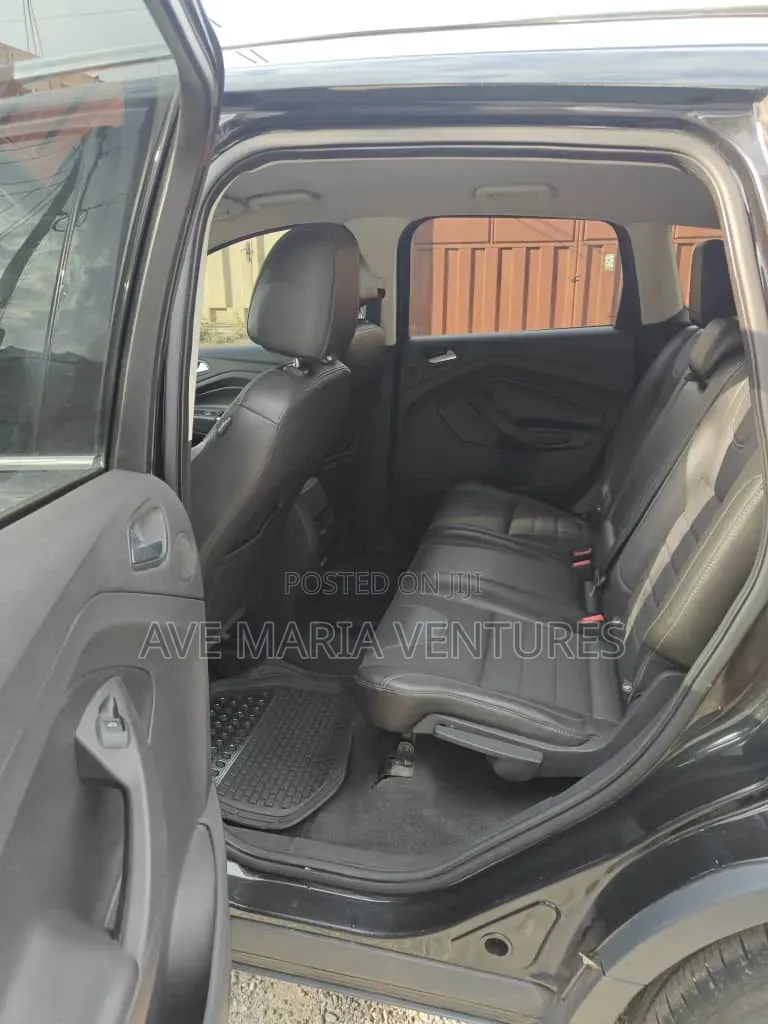Ford Escape SE 4dr SUV AWD (1.6L 4cyl Turbo 6A) 2015 Black