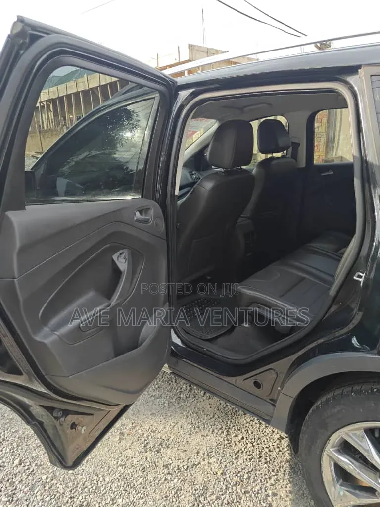 Ford Escape SE 4dr SUV AWD (1.6L 4cyl Turbo 6A) 2015 Black
