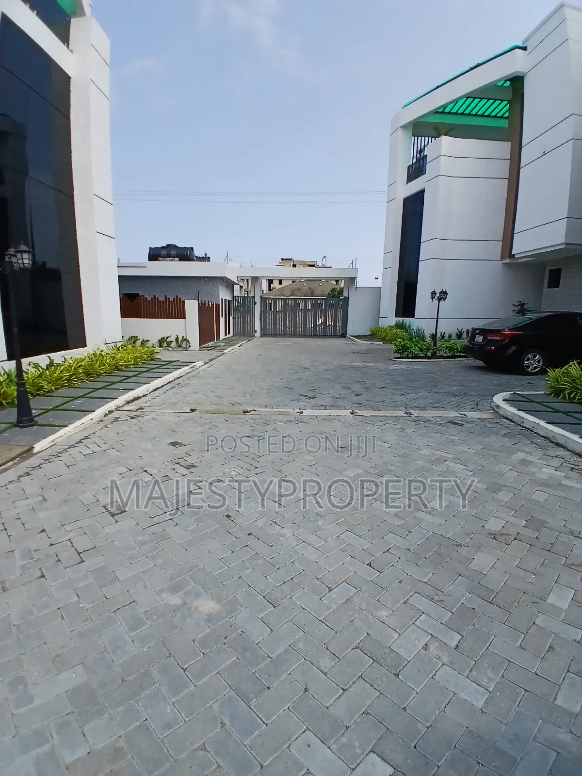 4bdrm Townhouse/Terrace in Tseaddo, Airport Residential Area for sale
