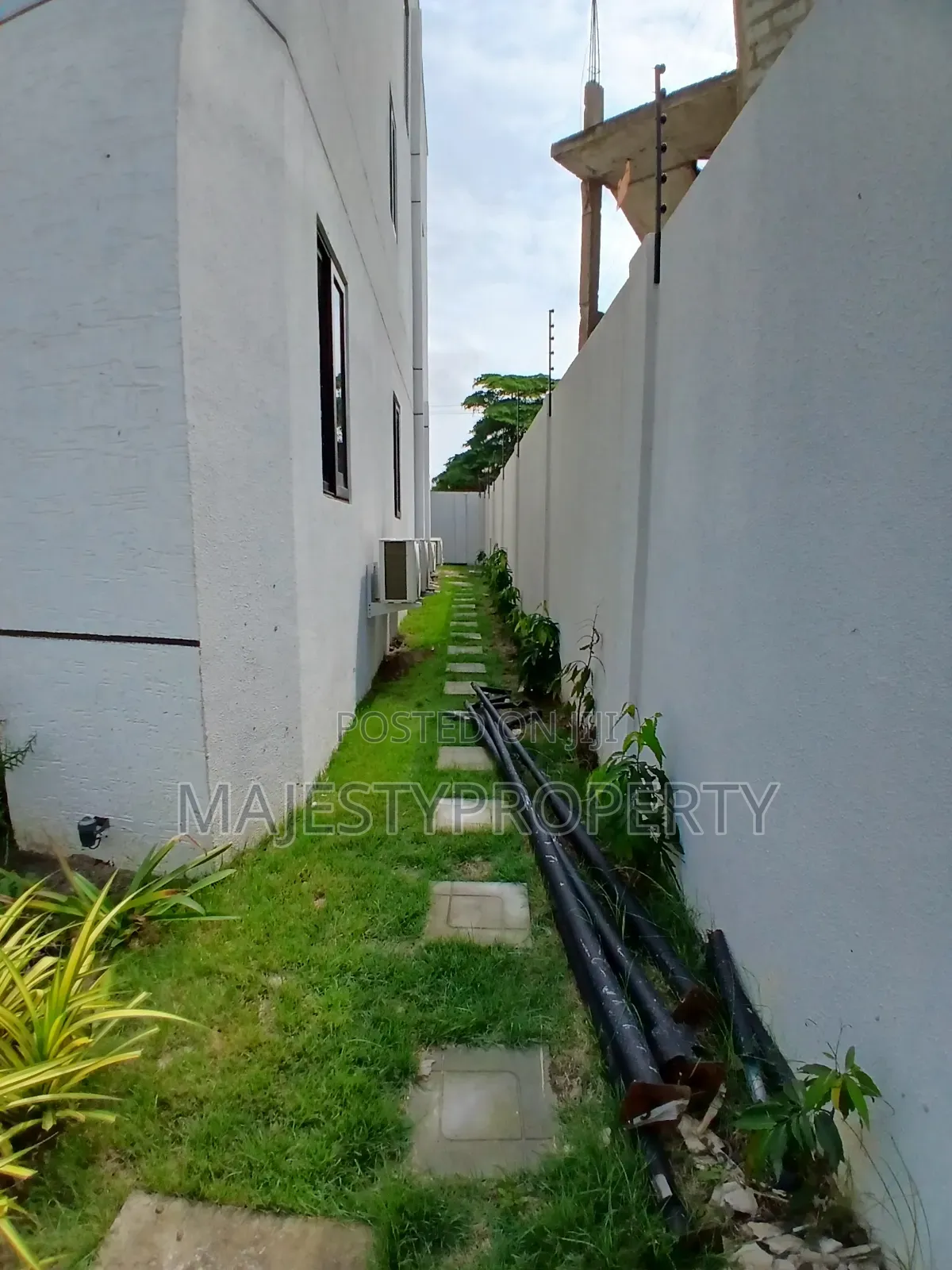 4bdrm Townhouse/Terrace in Tseaddo, Airport Residential Area for sale