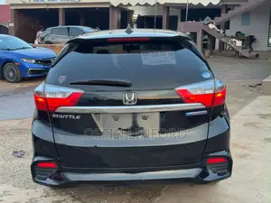 Honda Shuttle 1.5 Hybrid 4WD 2016 Black