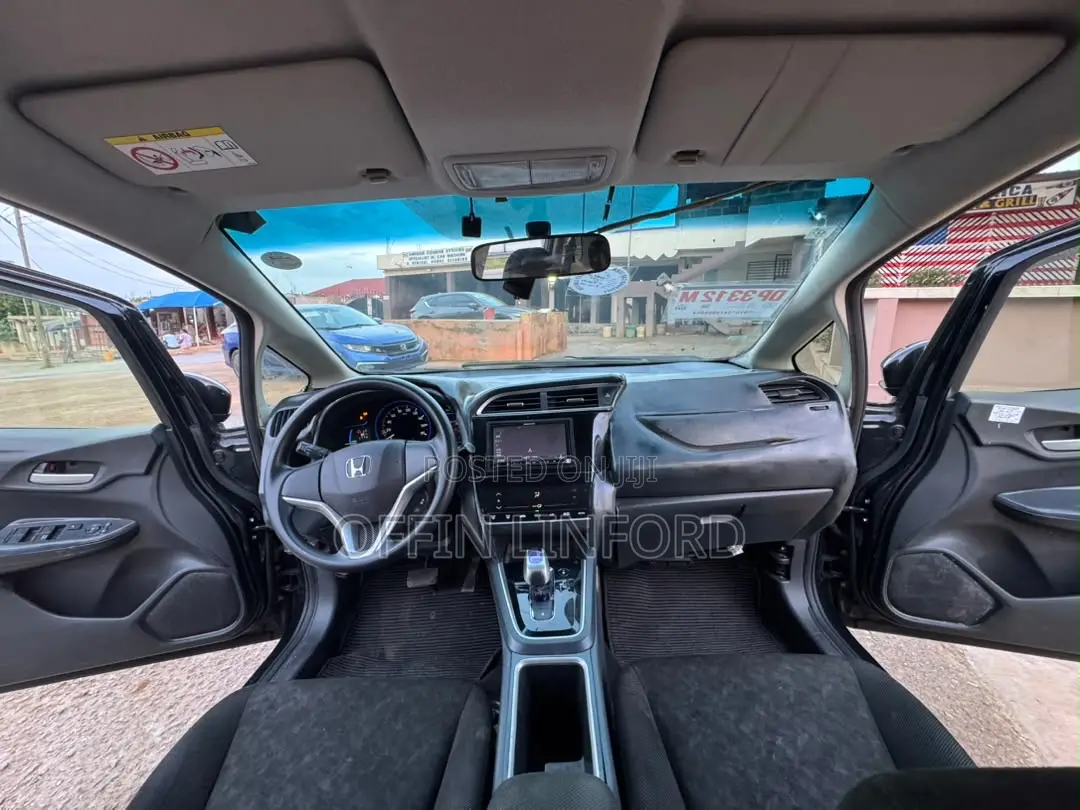 Honda Shuttle 1.5 Hybrid 4WD 2016 Black
