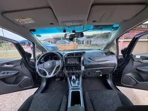 Honda Shuttle 1.5 Hybrid 4WD 2016 Black