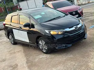Honda Shuttle 1.5 Hybrid 4WD 2016 Black