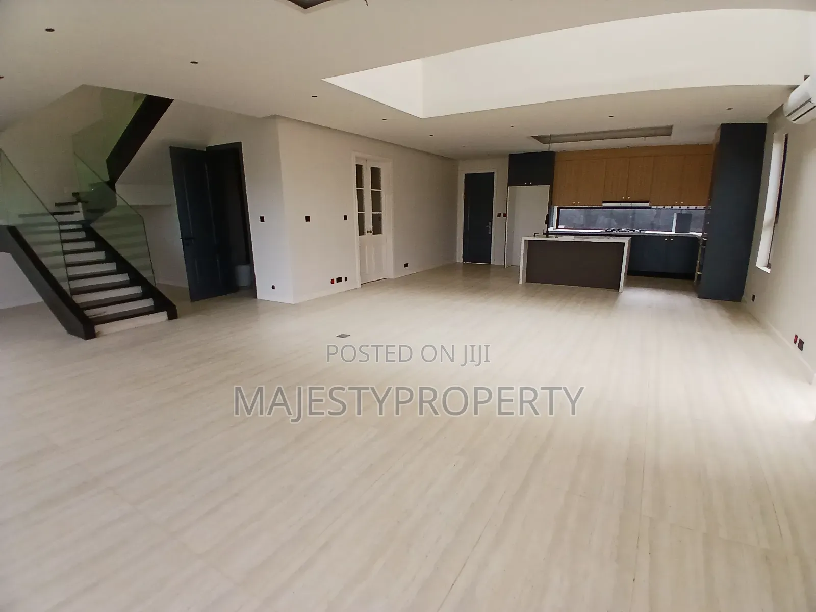 4bdrm House in Tseaddo, Airport Residential Area for sale
