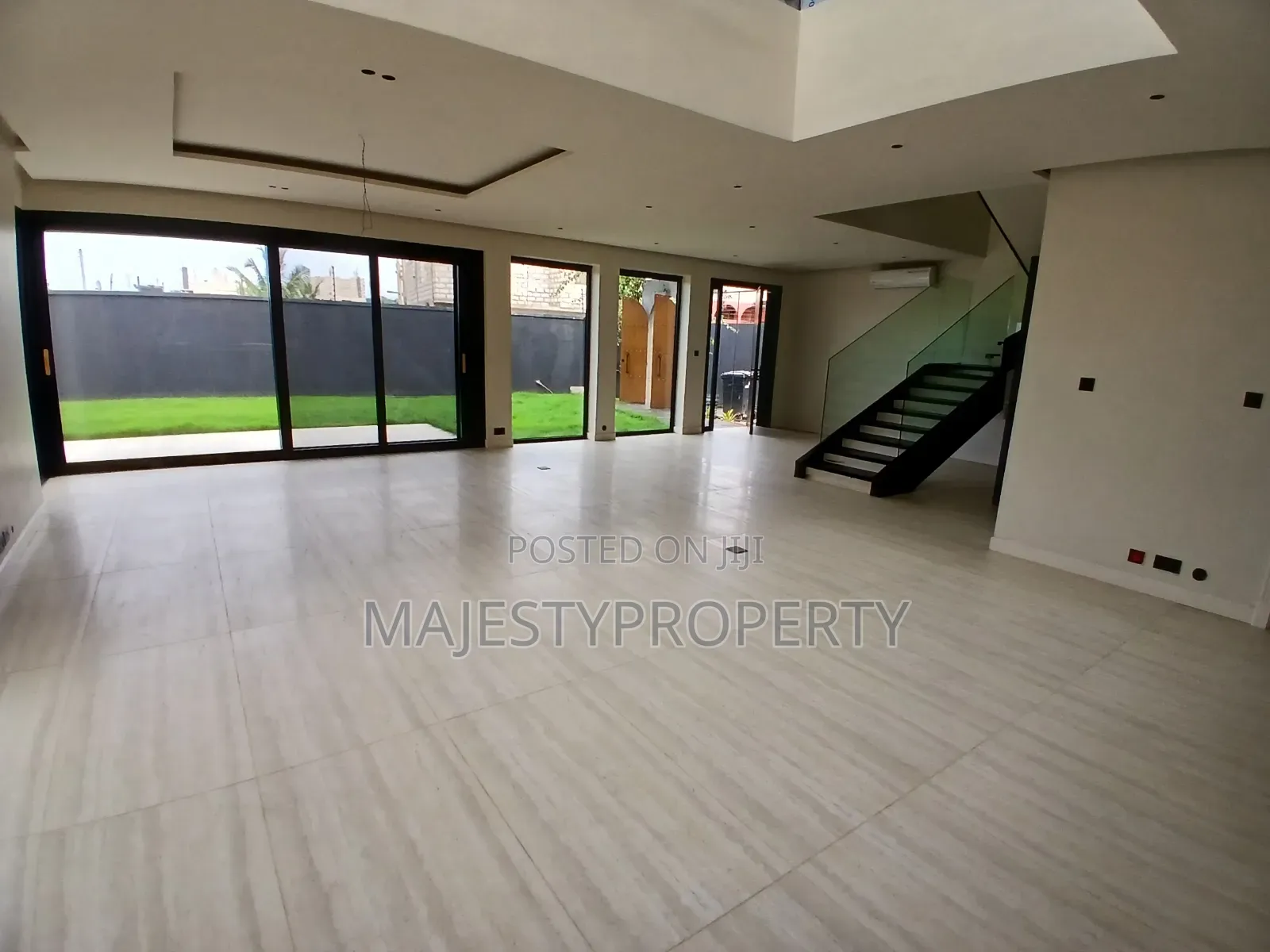 4bdrm House in Tseaddo, Airport Residential Area for sale
