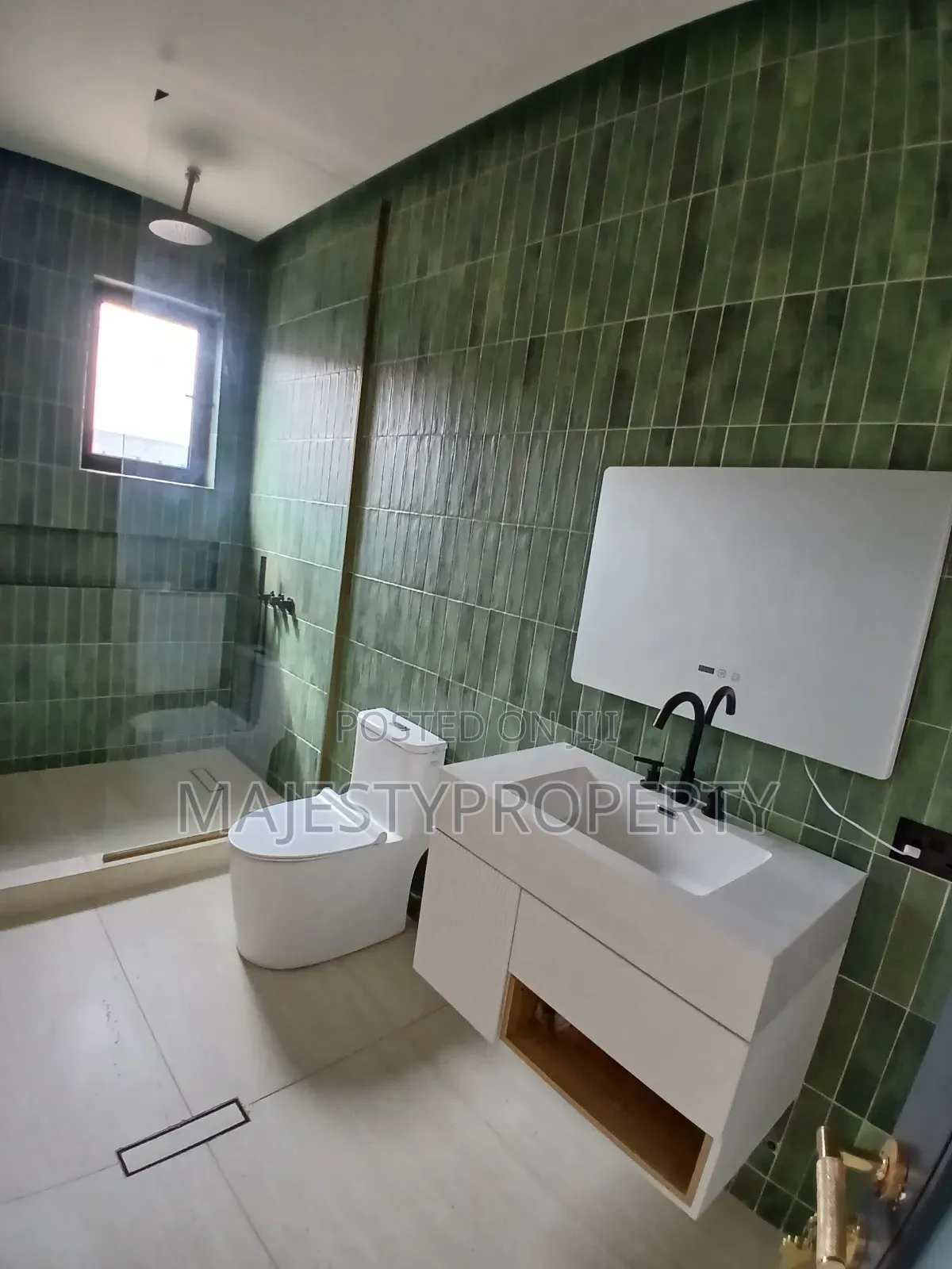 4bdrm House in Tseaddo, Airport Residential Area for sale