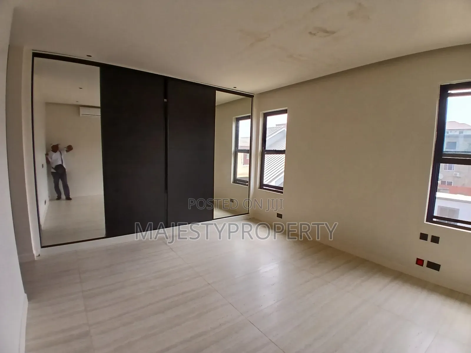 4bdrm House in Tseaddo, Airport Residential Area for sale