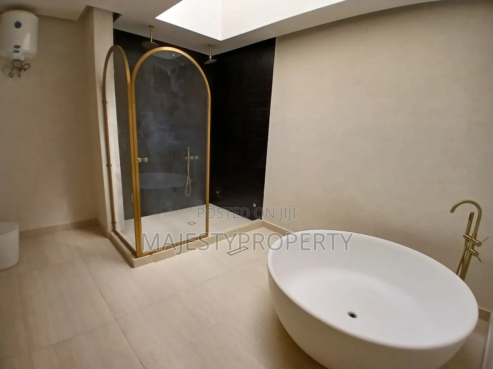 4bdrm House in Tseaddo, Airport Residential Area for sale